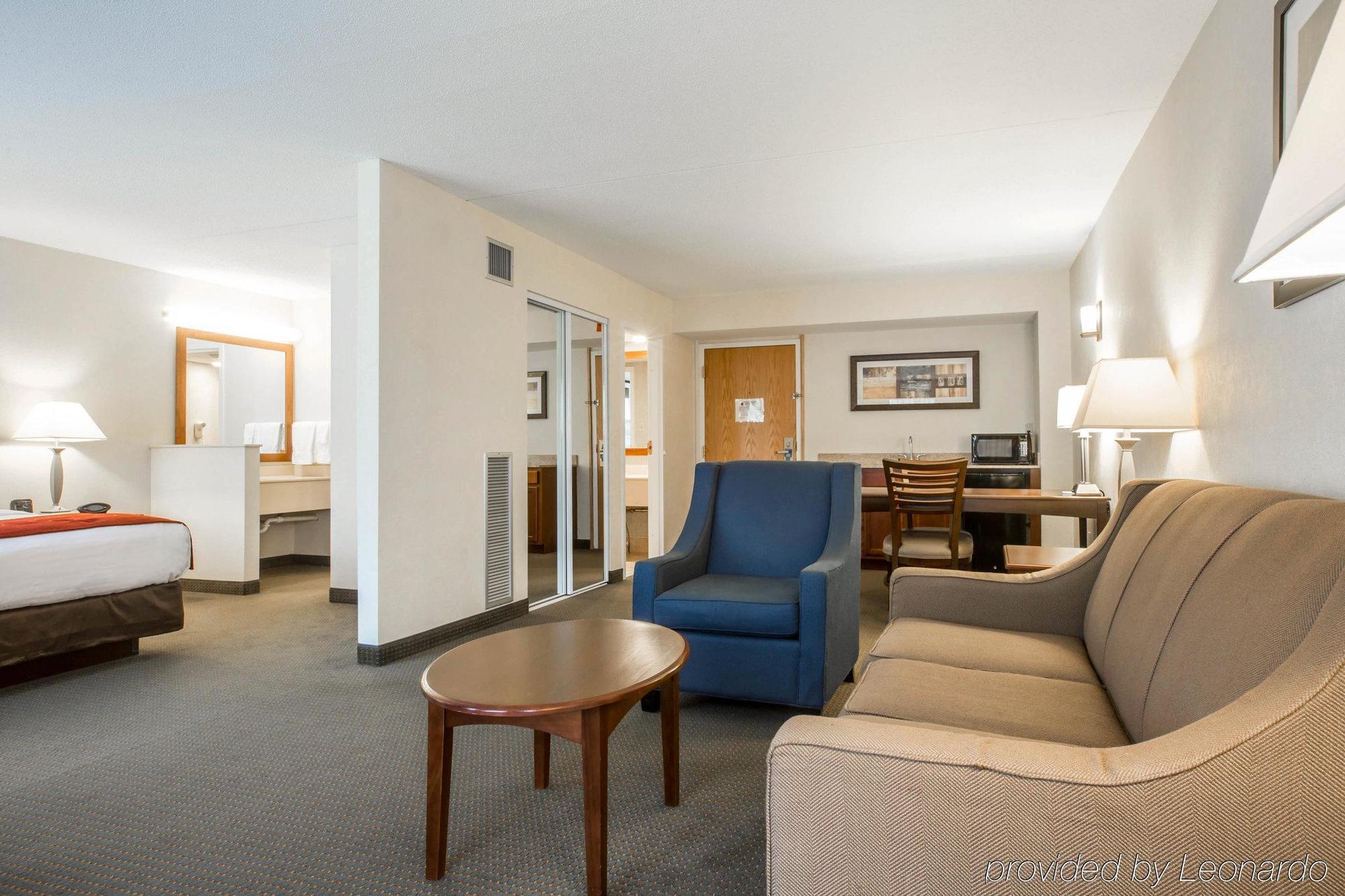 Comfort Suites South Burlington Near University Exterior foto