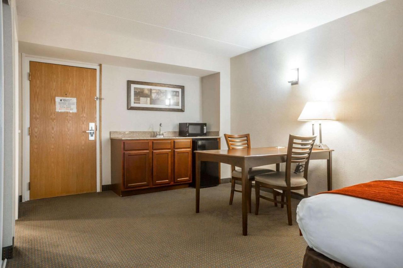 Comfort Suites South Burlington Near University Exterior foto