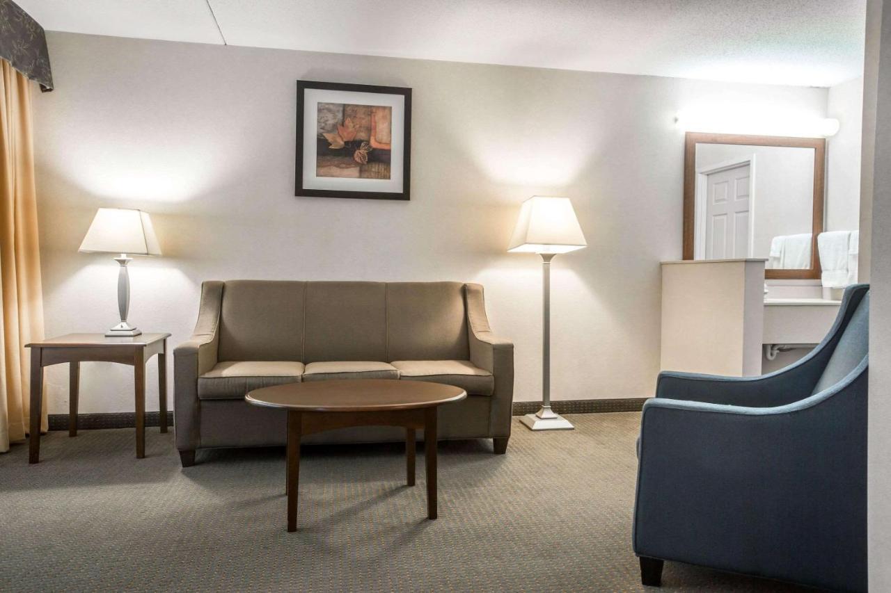 Comfort Suites South Burlington Near University Exterior foto